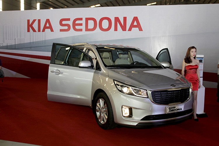 Chi tiet MPV KIA Sedona (CKD) sap ra mat tai Ha Noi-Hinh-9